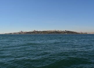 The Byzantines Save Peter the Hermit